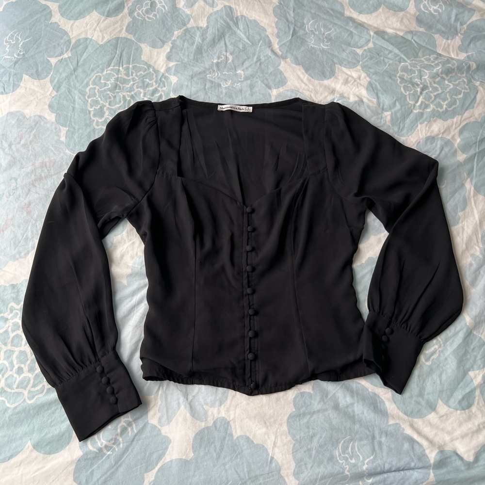 Abercrombie & Fitch balloon sleeve cropped blouse